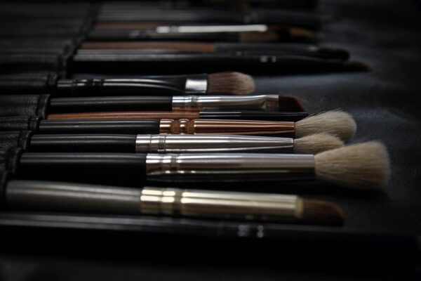 Essential Skills and Responsibilities for Graphic Artists: A Shortage Occupation with Visa Sponsorship Opportunities